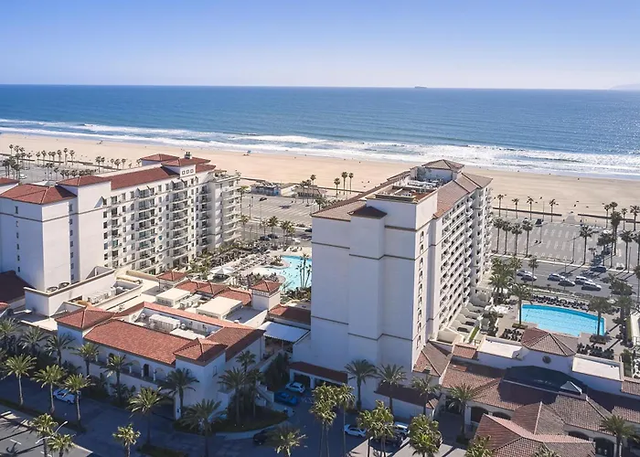 The Waterfront Beach Resort, A Hilton Hotel